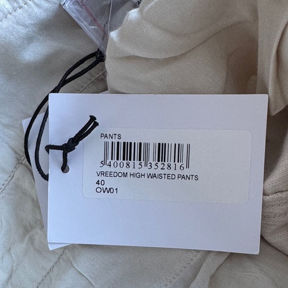 ESSENTIEL ANTWERP Wide-Leg Pants with Belt - Picture 8 of 8